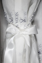 Load image into Gallery viewer, Rose, bouquet, flowers, silk, white Rose, Pink Rose, artificial flowers, flower delivery, gifting, gifting service, large box, gold, luxury, high end, chic, luxurious, collection, boutique, natural fibre, high quality, hand made, craftsmanship, silk flowers, gift, irish company, luxury gifting